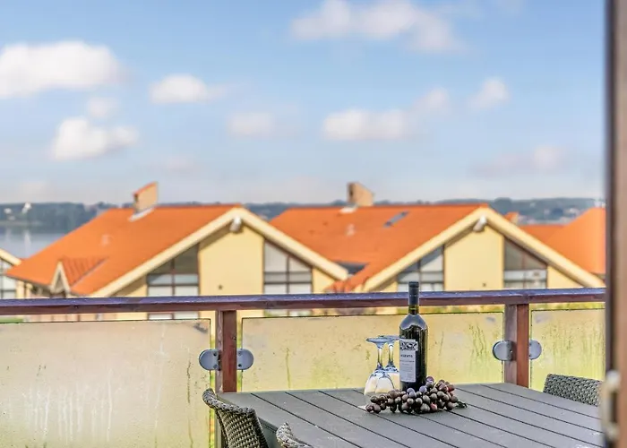 Holiday home Stunning In With Kitchen