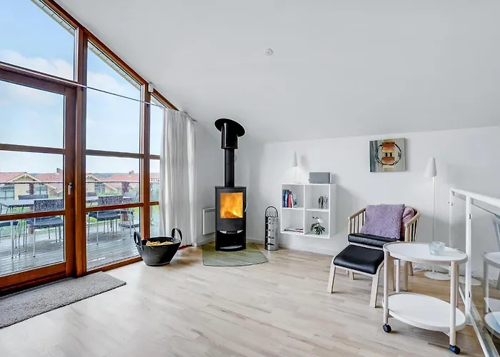 Holiday home Stunning In With Kitchen *