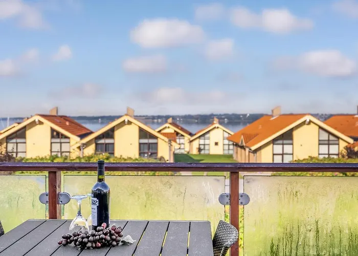 Stunning In With Kitchen Holiday home *